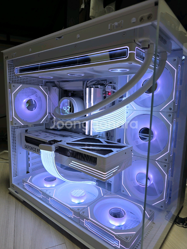 라이젠7 9800X3D RTX5080 화이트PC 판매합--0