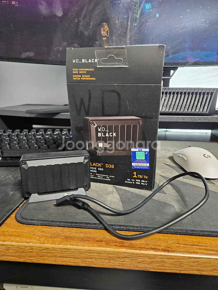 WD Black D30 1TB 외장 SSD--1