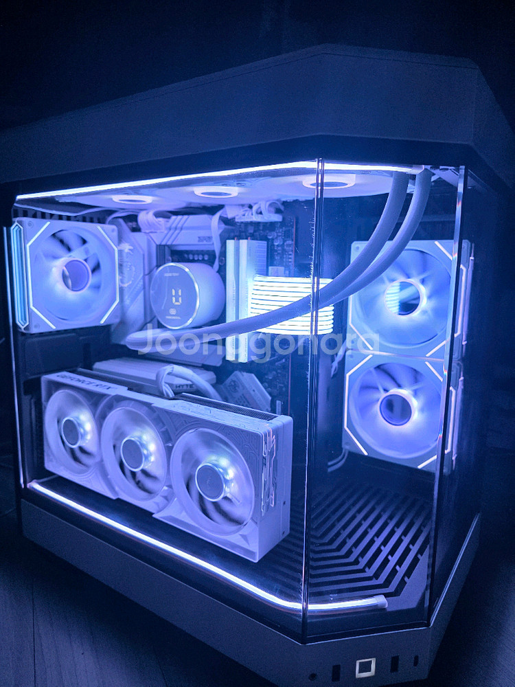 i7-14700K RTX5080 화이트 어항본체--0