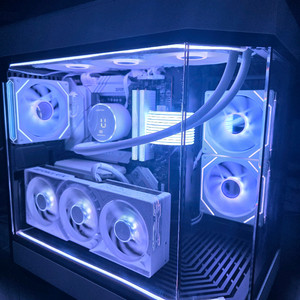 i7-14700K RTX5080 화이트 어항본체