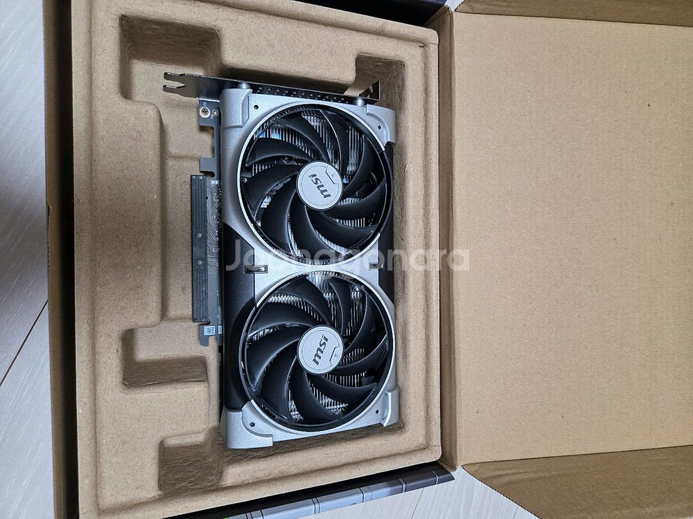 RTX 5060 팝니다--2