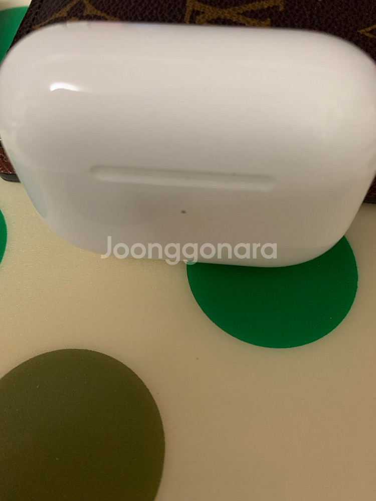 에어팟프로1 본체팝니다--1