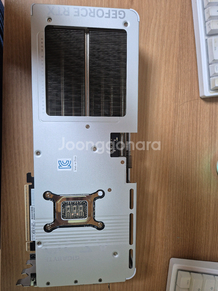 기가바이트 5070ti aero--3