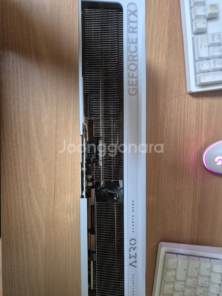 기가바이트 5070ti aero--4