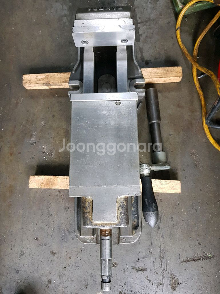 다케다 유압바이스 5인치--1