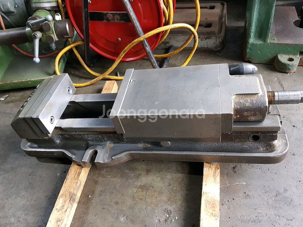 다케다 유압바이스 5인치--2