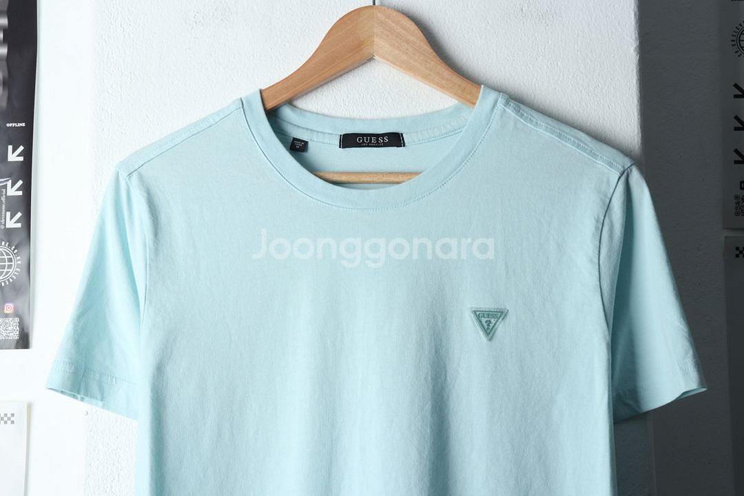 (M-L) 게스 반팔 티셔츠 연블루 로고--2