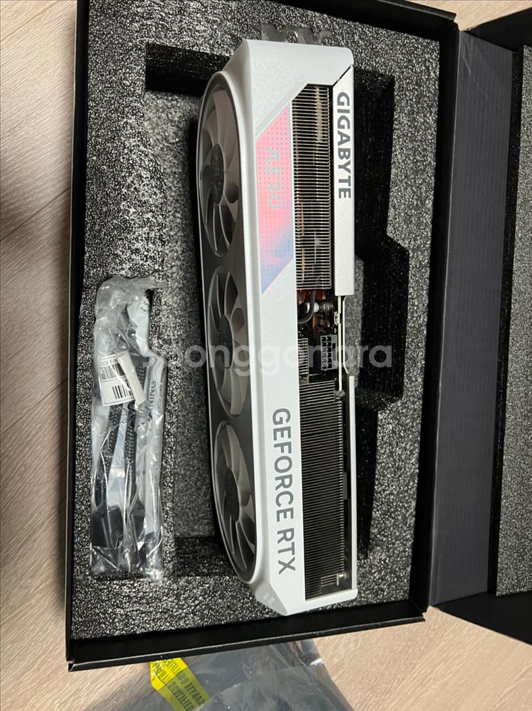 RTX 4070S aero 화이트--2