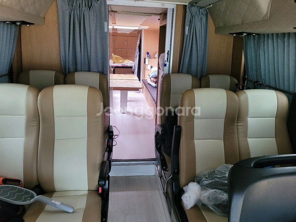 현대 유니버스 캠핑카--3