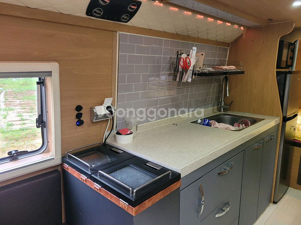 현대 유니버스 캠핑카--9