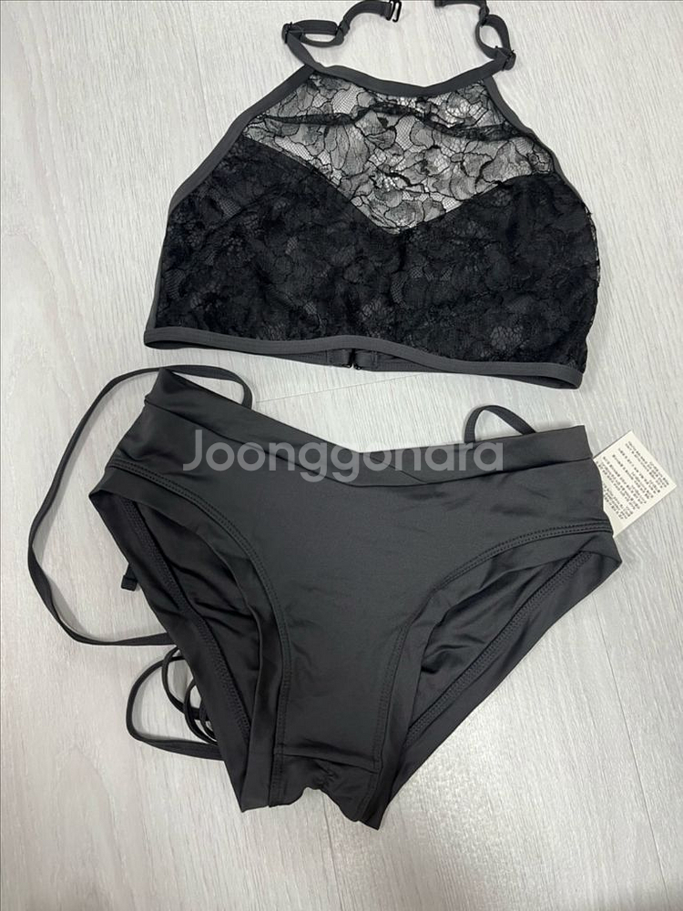 아난캐 폴웨어 리즈 테일 홀터 새상품--0