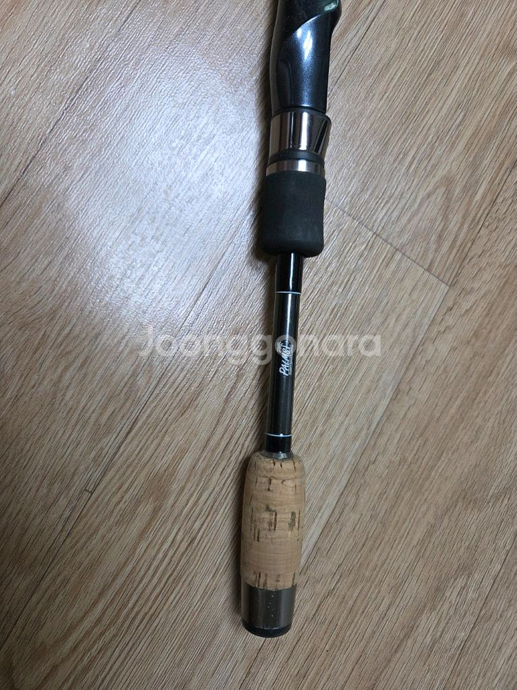 쏘가리 배쓰로드,엣지프라이,에버그린 등등 팝니다.--1
