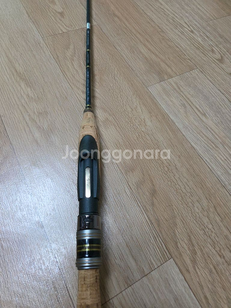 쏘가리 배쓰로드,엣지프라이,에버그린 등등 팝니다.--7