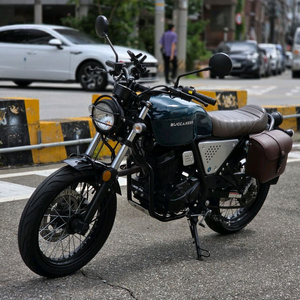 22년식 부캐너125 7천키로 신차컨디션최상!
