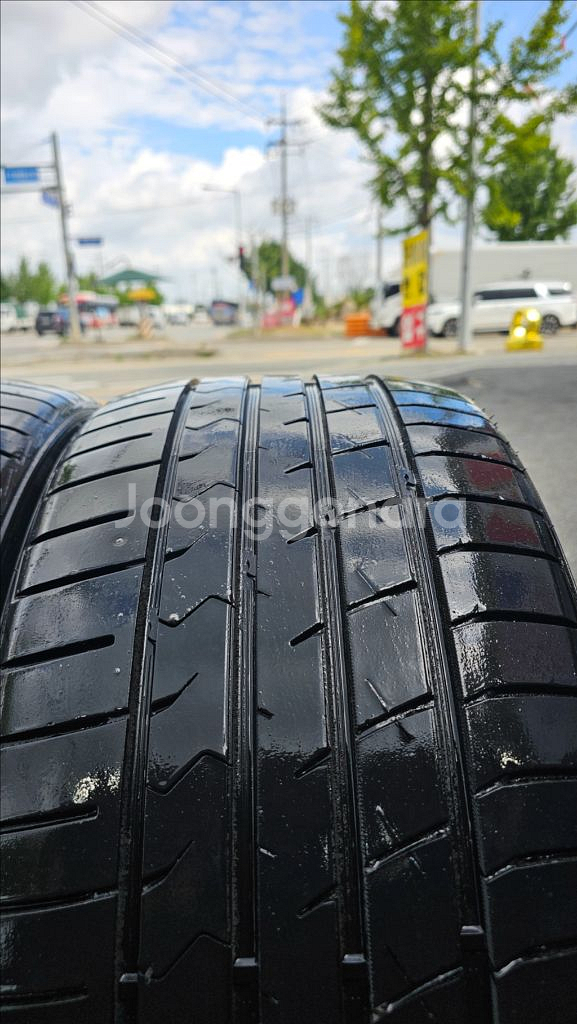 중고타이어 하빌리드 헤드킹 275/35R20 2본--0