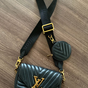 루이비통 뉴웨이브 멀티포쉐트