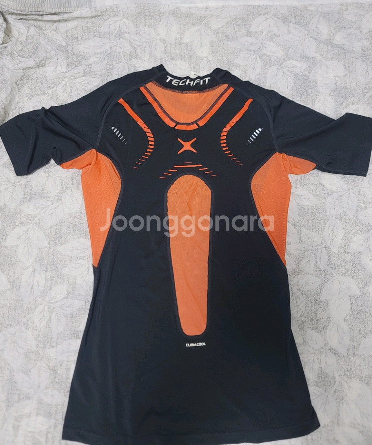 adidas TECHFIT 기능성 반팔티--3
