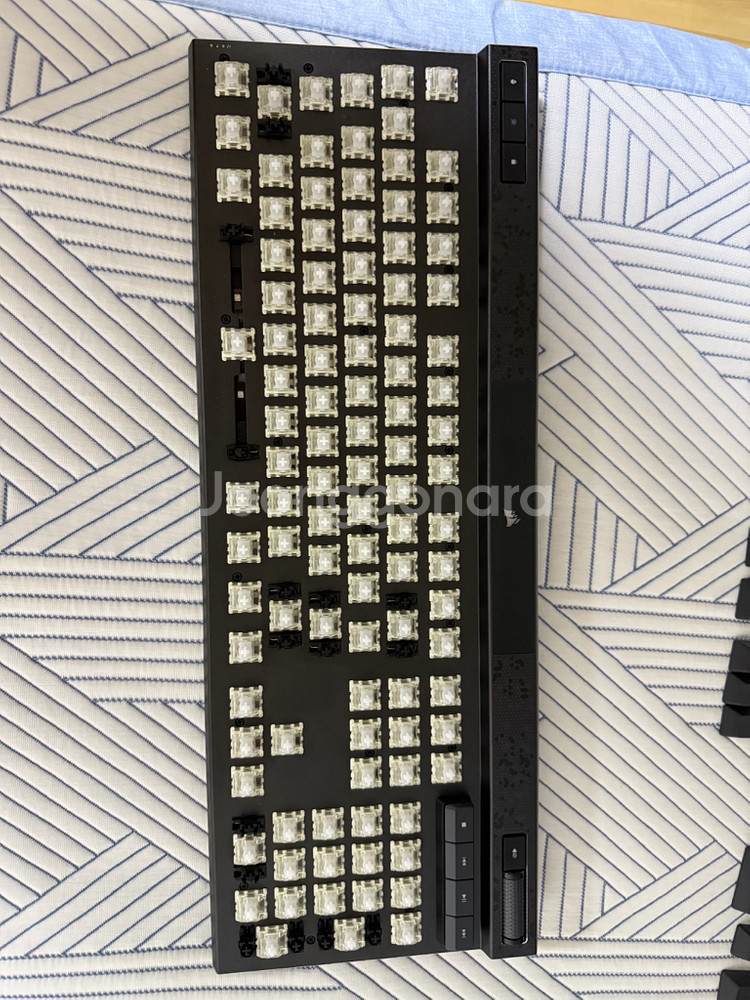 커세어 K70 MAX--1