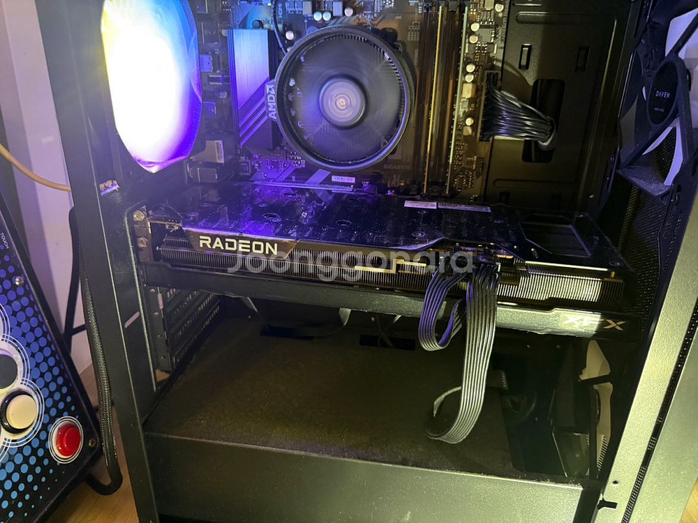 라데온 RX 7800 XT MERC--1