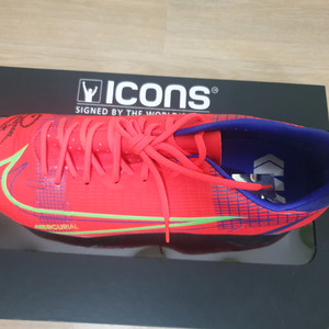 ICONS 아이콘즈인증 레반도프스키 친필사인 축구화27