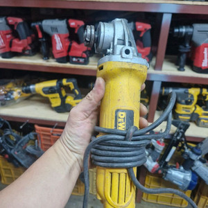 디월트 앵글 그라인더 디월트그라인더