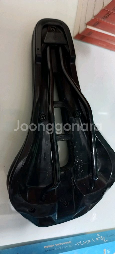 자전거 안장 3개--5