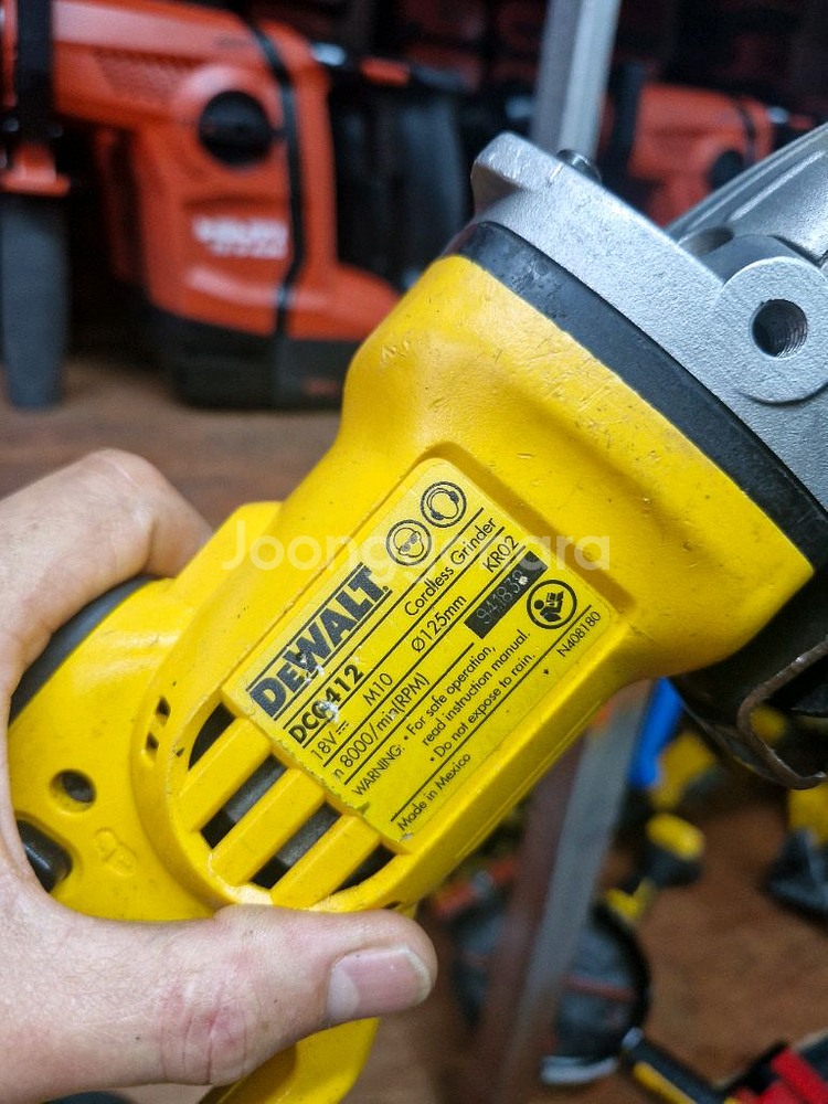 디월트충전그라인더 DCG412 패들스위치 5인치그라인더--4