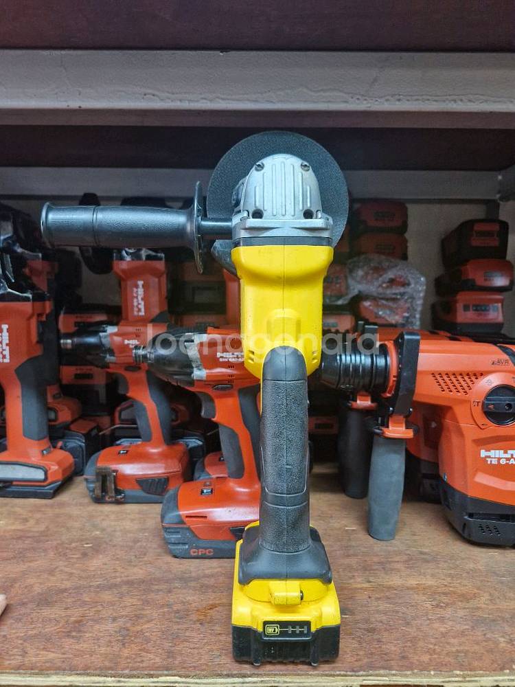 디월트충전그라인더 DCG412 패들스위치 5인치그라인더--5