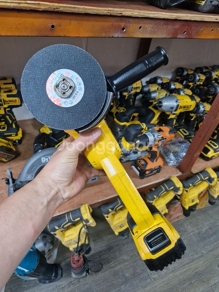 디월트충전그라인더 DCG412 패들스위치 5인치그라인더--8