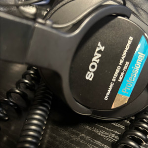 소니 MDR-7506 헤드폰 판매합니다