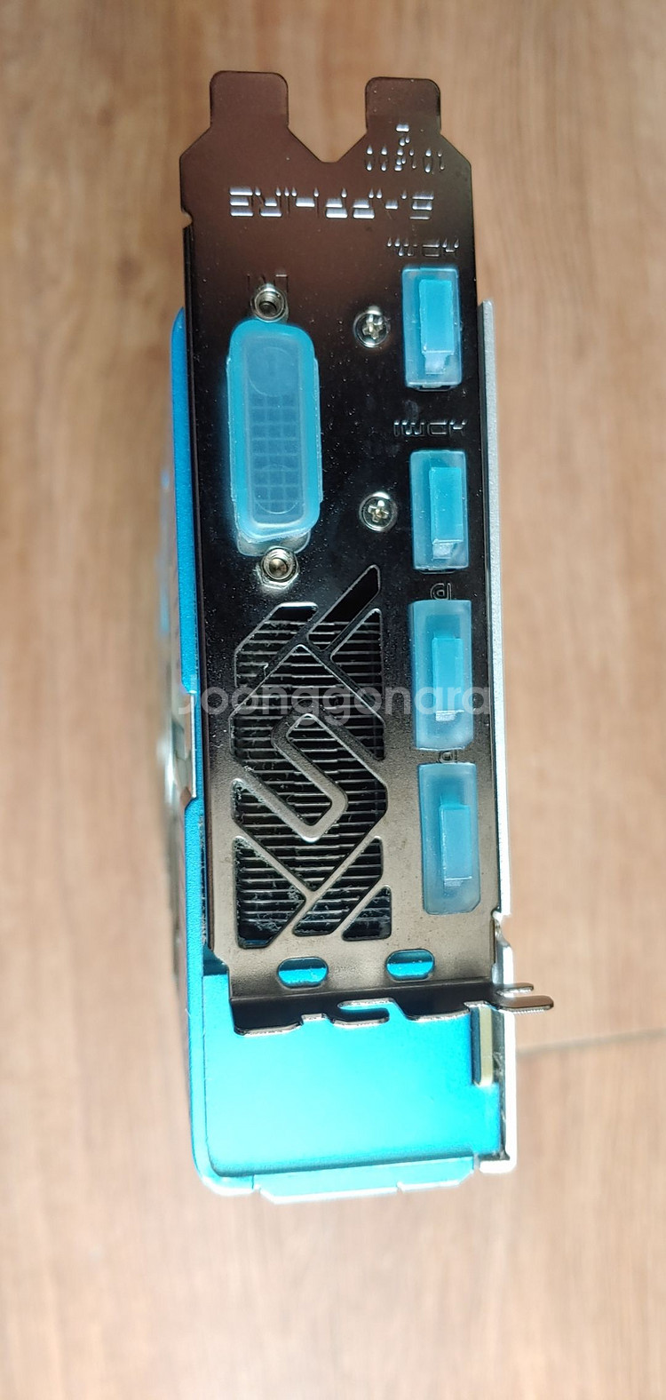 사파이어 RX 590 NITRO+ SE--4