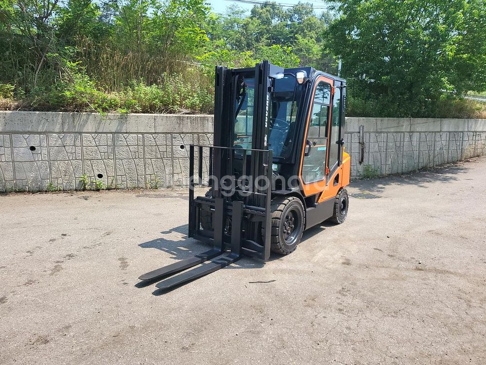 [중고지게차] 두산 D30S-7 3톤 디젤 지게차--2