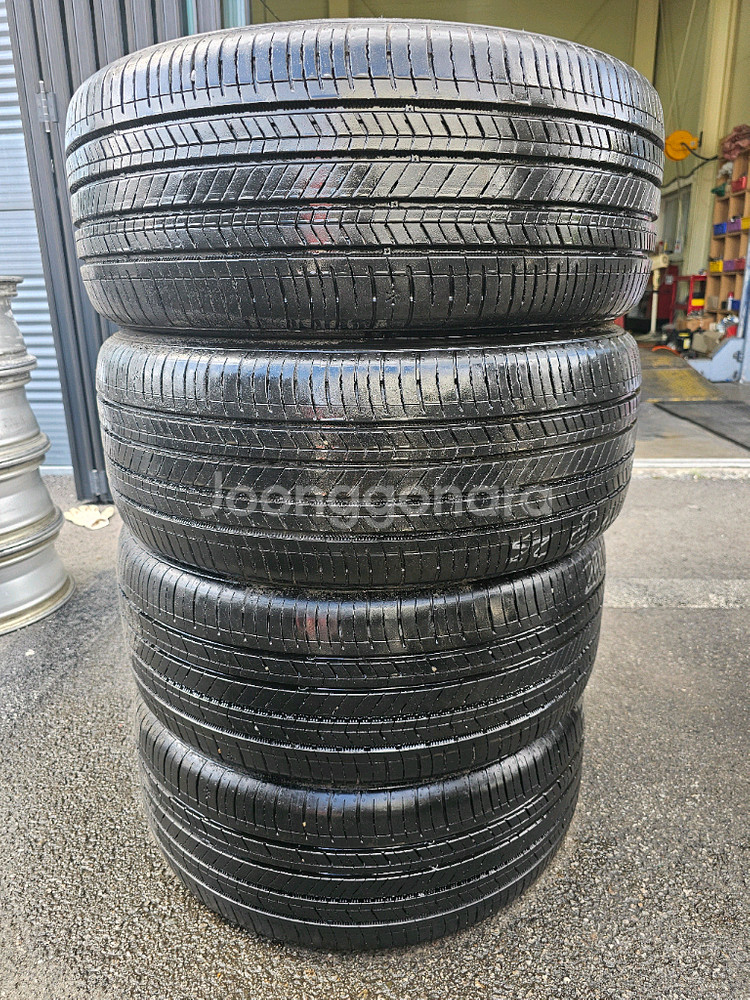 235 45 18 금호ta51 타이어--0