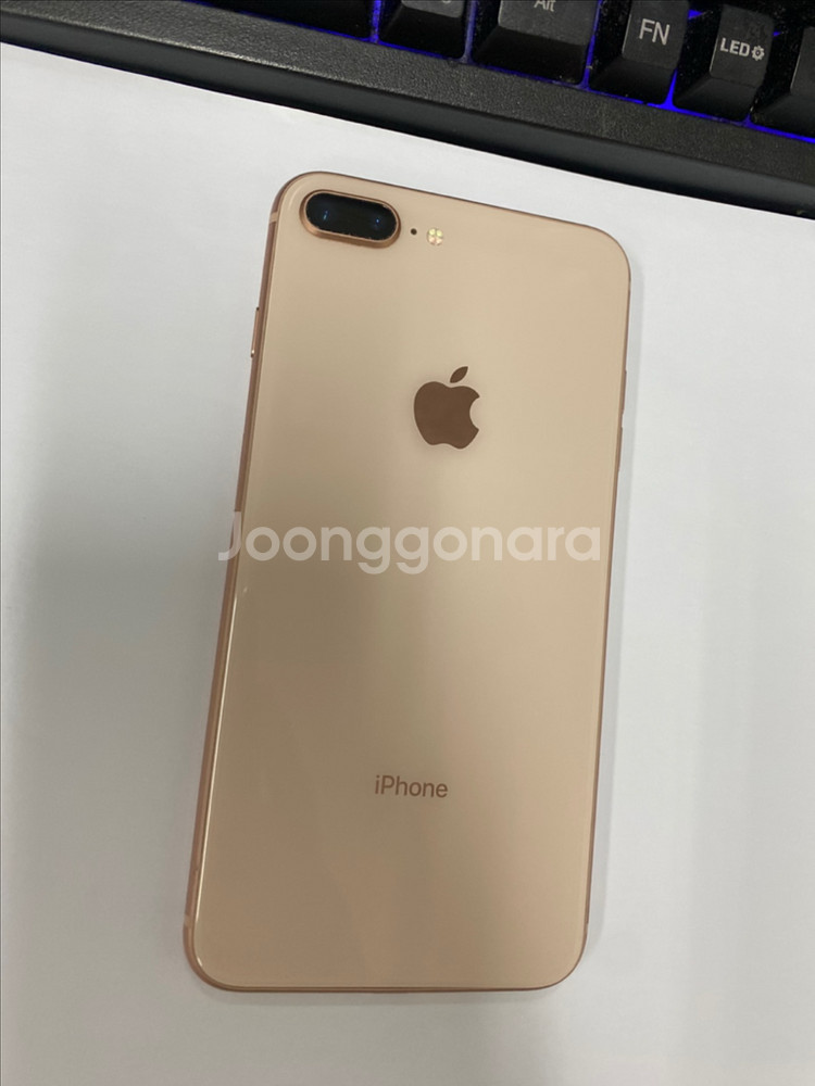 아이폰8플러스 로즈골드 액정SS급 64GB 배터리100--0