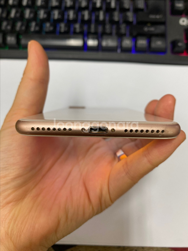 아이폰8플러스 로즈골드 액정SS급 64GB 배터리100--5