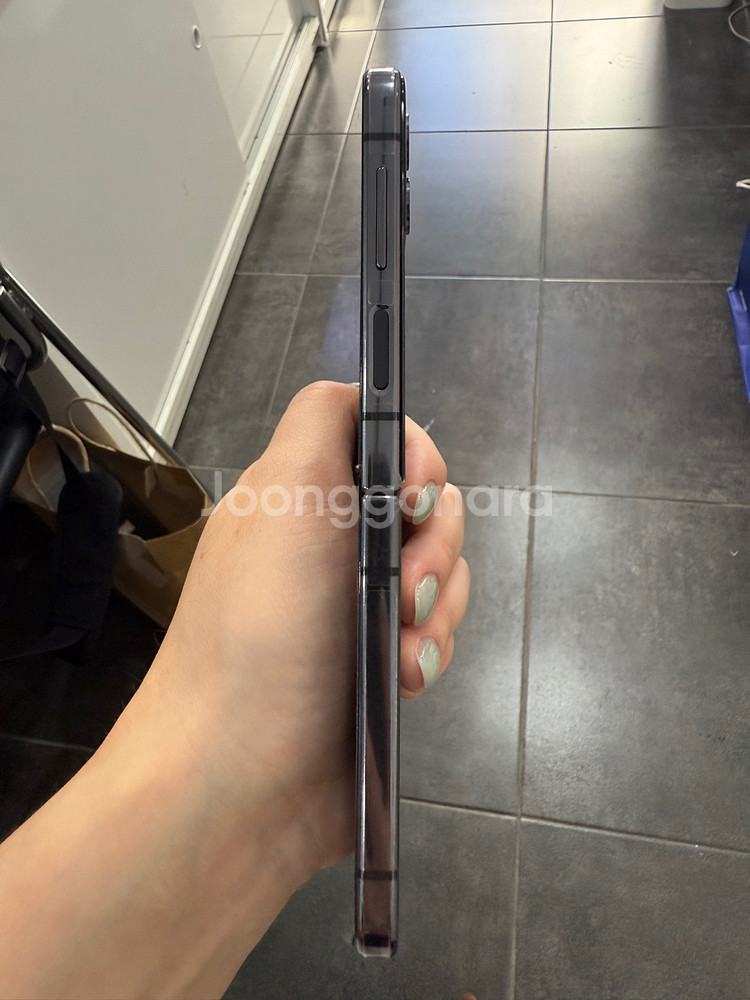 액정센터수리)갤럭시Z플립4 256GB--5