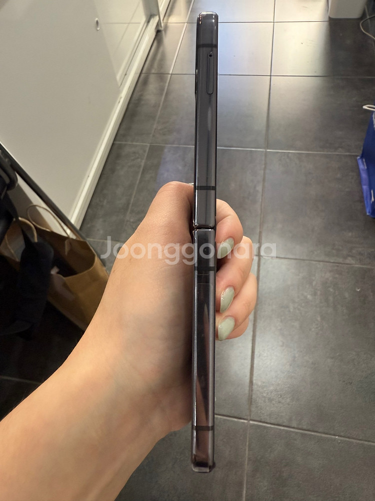 액정센터수리)갤럭시Z플립4 256GB--6