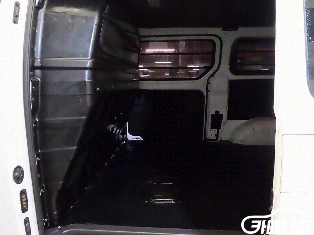 [현대]더 뉴 그랜드 스타렉스 2WD 밴 3인승 LPi 이미지