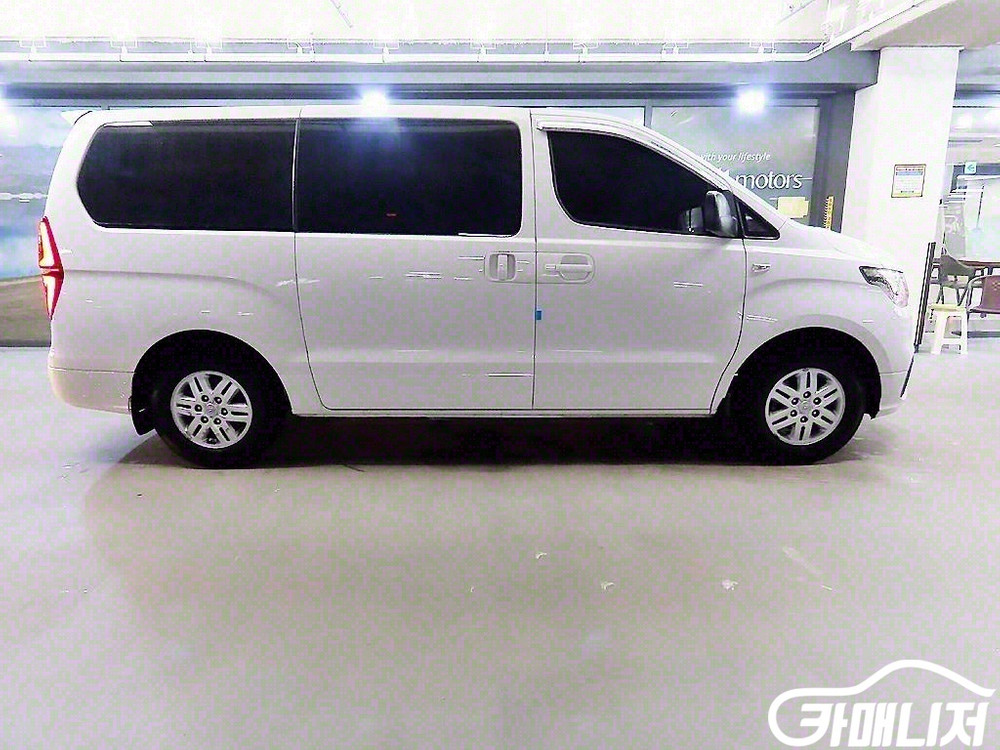 [현대]더 뉴 그랜드 스타렉스 2WD 밴 3인승 LPi 이미지