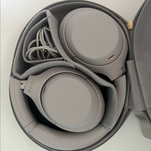 소니 WH-1000XM4 헤드폰