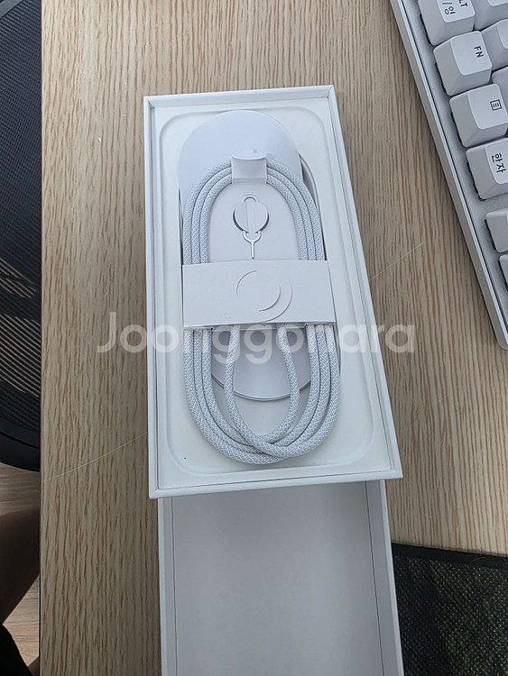 아이폰 16 Pro 화이트 256GB 팝니다--2