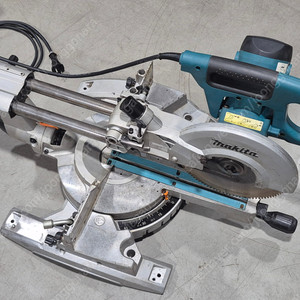 마끼다 슬라이딩 각도절단기(makita/LS 1018)