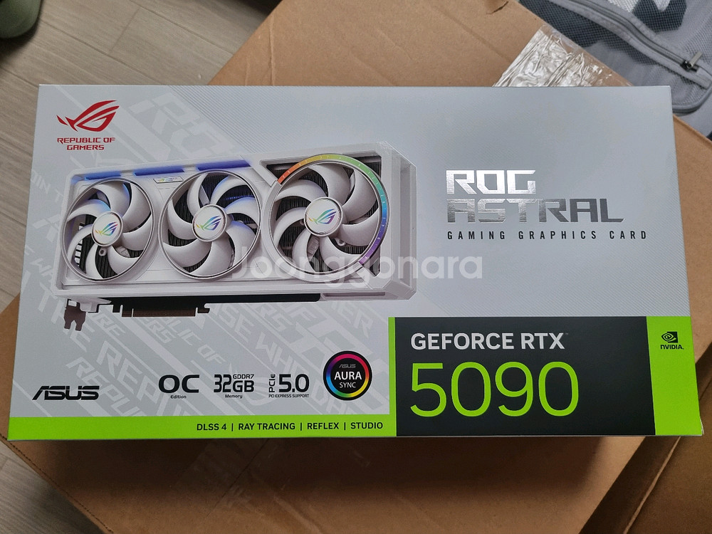 asus rtx 5090 화이트 아스트랄 미개봉--0