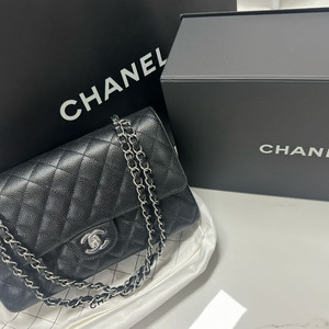 샤넬 클래식 미듐 캐비어 상태 미착용 새것 S급