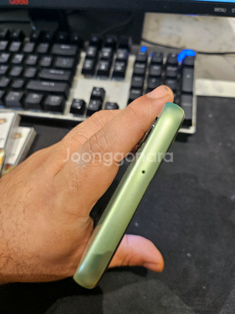 갤럭시 a24 그린 128g 팝니다--2