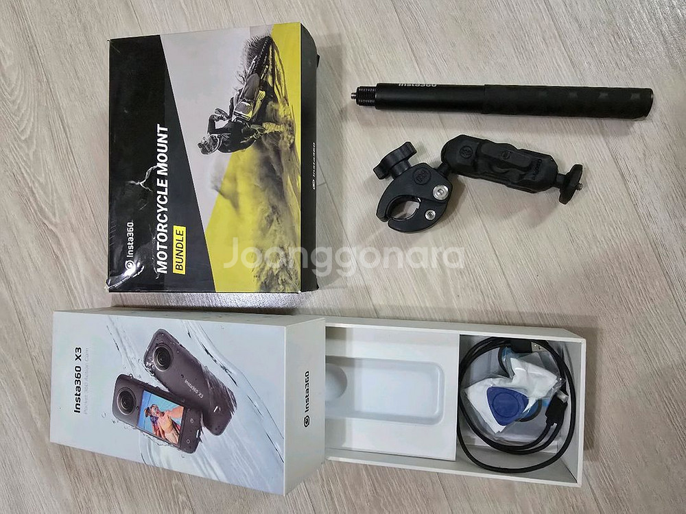 인스타360 x3모터사이클 번들--1