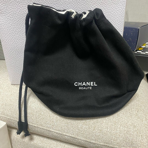 샤넬 복조리 파우치 백