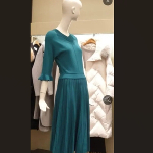 오즈세컨 플리츠 디테일 니트 원피스 프리 사이즈 정품