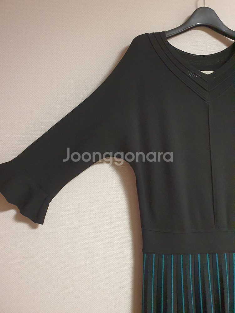 오즈세컨 플리츠 디테일 니트 원피스 프리 사이즈 정품--6