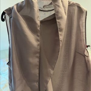 LAKE 샌디 나시 블라우스